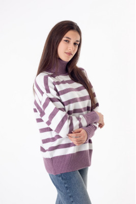 Светр жіночий